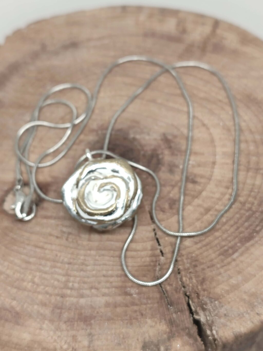 Μενταγιόν σειράς "Ethereal Roses" (χρυσό-ασημί) - Image 2