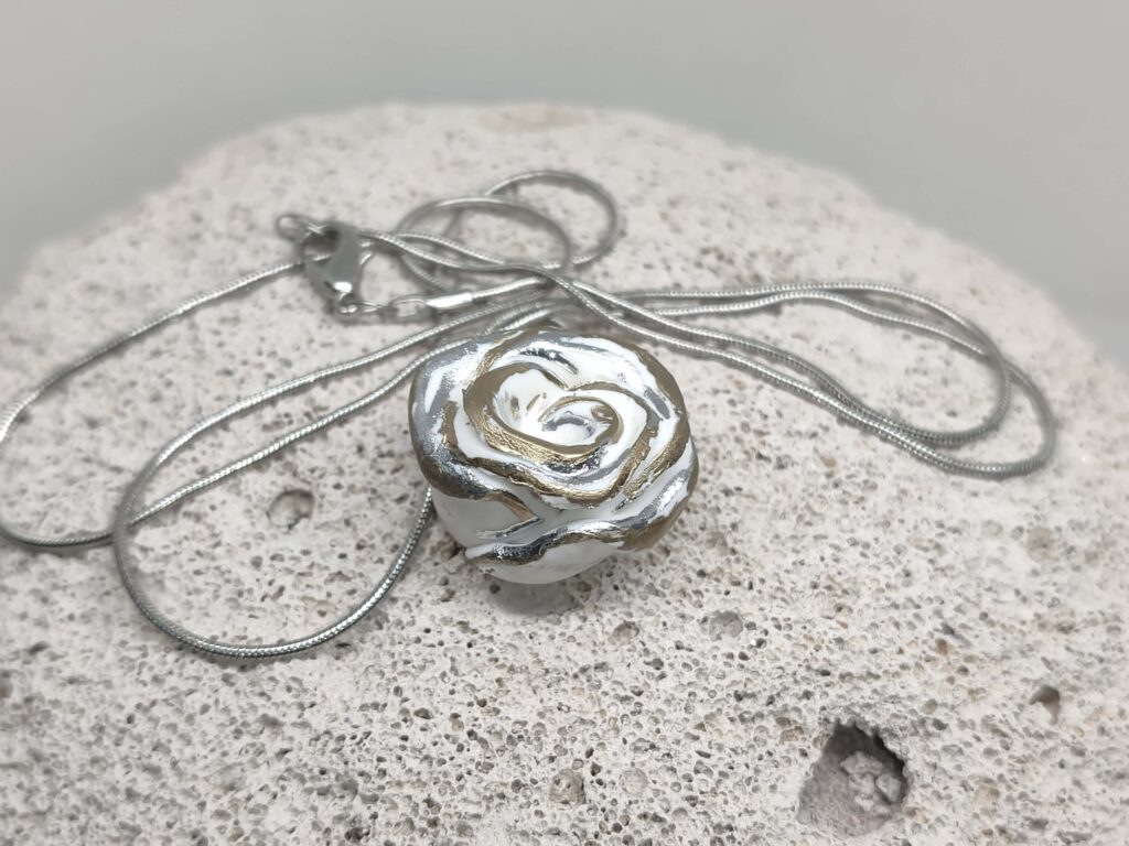 Μενταγιόν σειράς "Ethereal Roses" (χρυσό-ασημί)