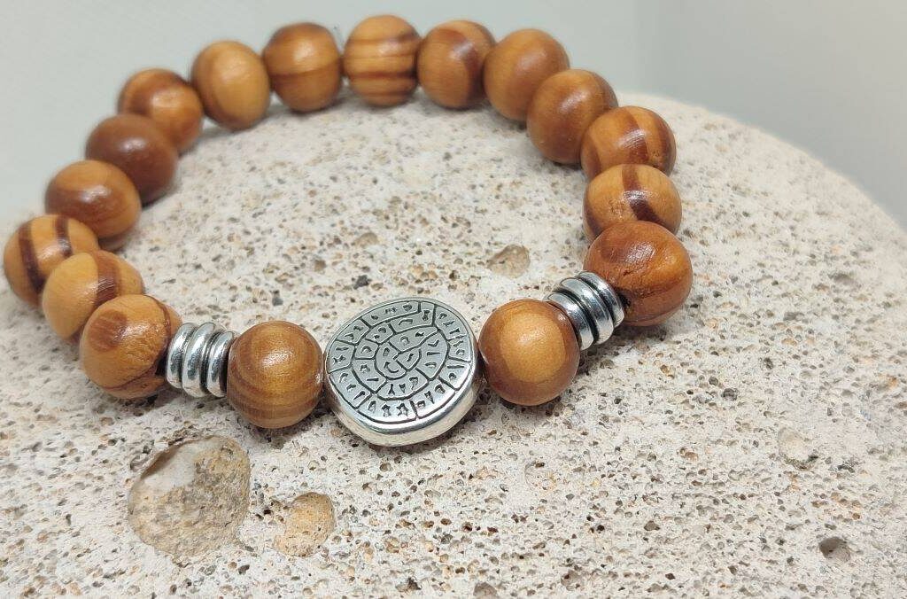 Unisex βραχιόλι σειράς "Terra Pulse" με ασημί Δίσκο της Φαιστού και μεταλλικές χάντρες